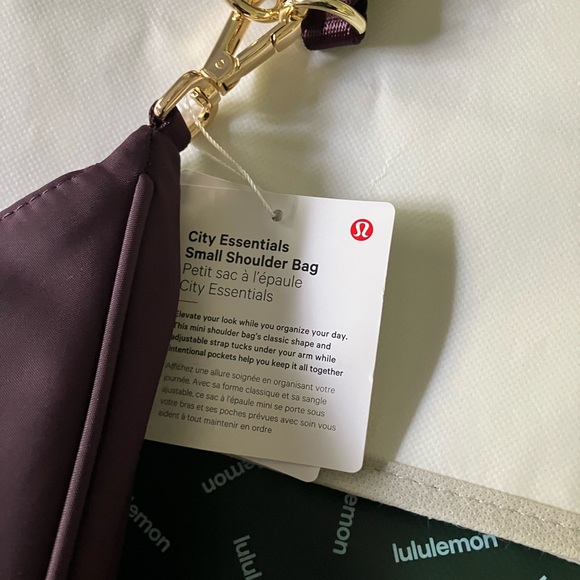 NWT Lululemon City Essentials Small Shoulder Bag, 3 L,  Black Plum/GOLD - Picture 4 of 4